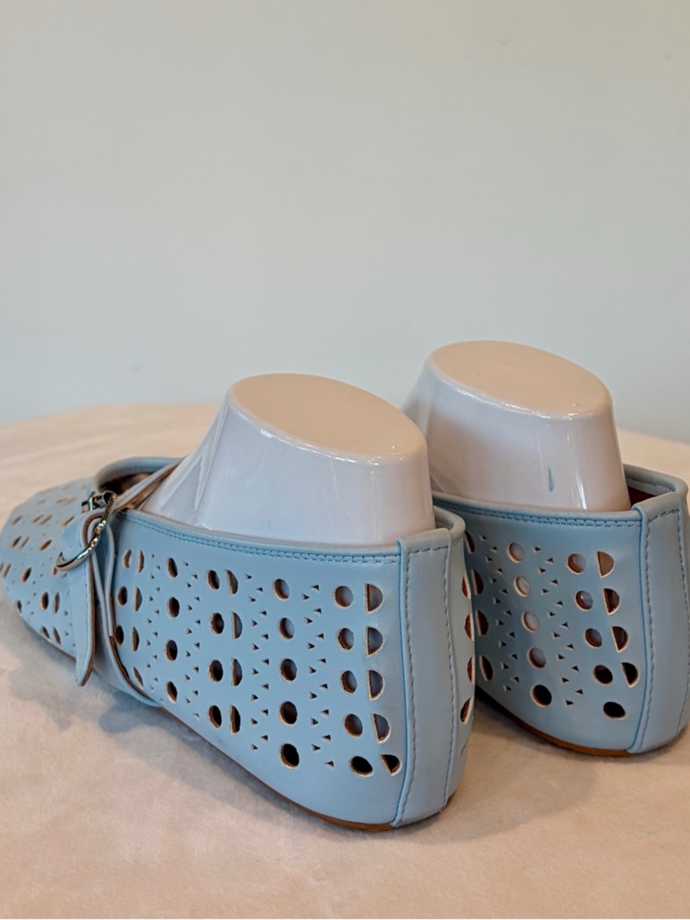 Perforated Mary Jane Flats, vegan leather, light blue, EUC, 41, (10.5) - Picture 5 of 14